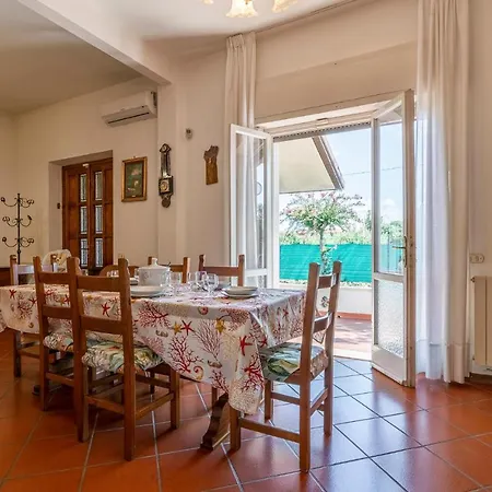 In With Kitchen * Capezzano Pianore